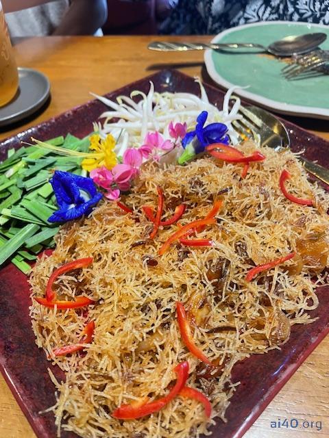 “White Lotus” hé lộ góc khuất Bangkok: Chậm rãi sống kiểu Thái?
